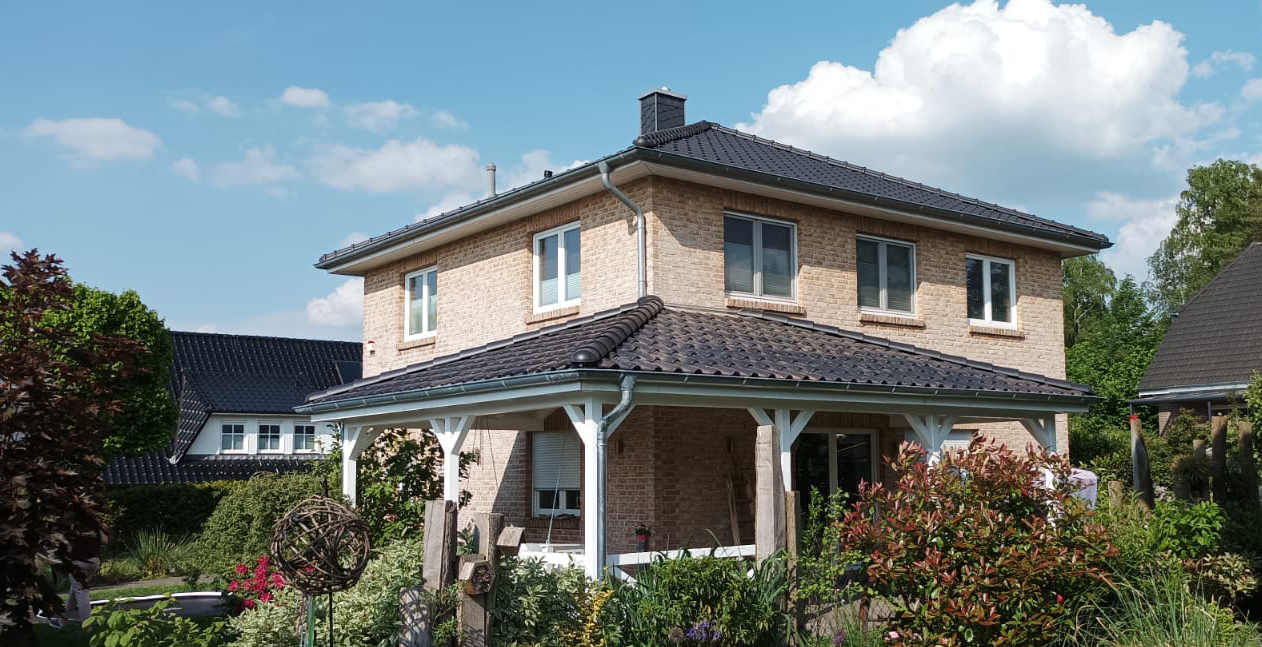 Haus mit schönem Terrassendach